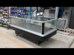 スーパーマーケット の チェスト フリーザー に 上から 滑り える ガラス ドア と 展示 の ため に 超 大きい ガラス 窓 が あり ます